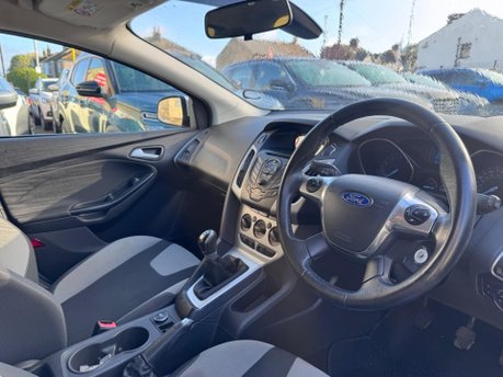 Ford Focus ZETEC 13