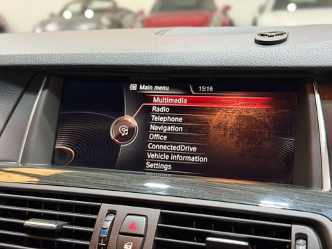 BMW 5 Series 2.0 520d Luxury Touring 5dr Diesel Auto Euro 6 (s/s) (190 ps) 40