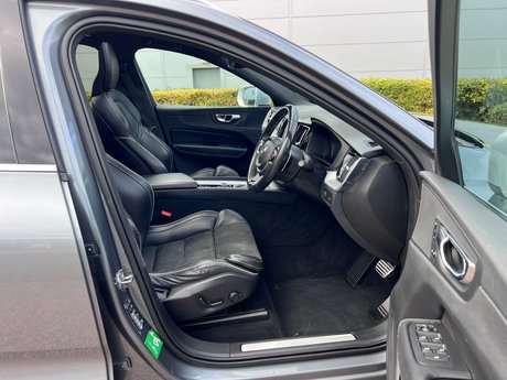 Volvo XC60 2.0 D4 R-Design Pro Auto AWD Euro 6 (s/s) 5dr 73