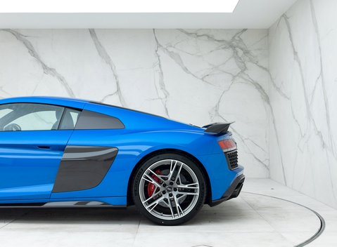 Audi R8 V10 Performance Carbon Black 28