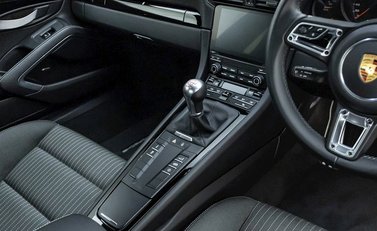 Porsche 911 (991.2) Carrera T 17