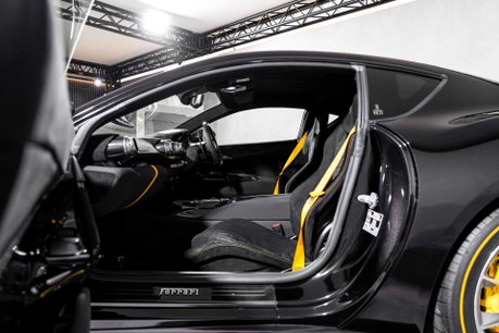 Ferrari 812 Competizione DELIVERY MILEAGE. SIGNATURES ON ENGINE BAY. AIRBRUSHED SHIELDS. CARPLAY. 19