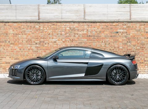 Audi R8 V10 Plus 2