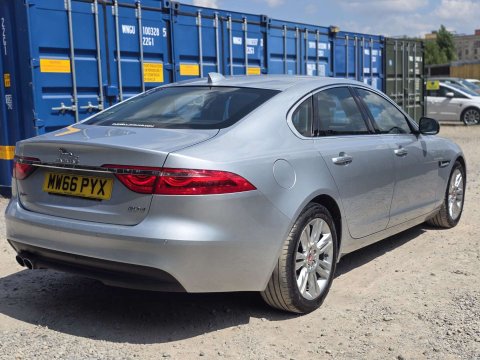 2016 Jaguar XF thumbnail 17