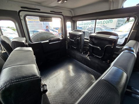 Land Rover Defender 110 TD5 XS STATION WAGON 17