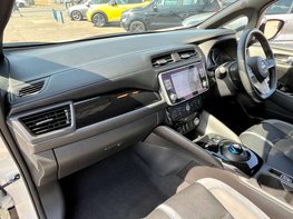Nissan LEAF Leaf Tekna Electric 110kw, 39kwh (Automatic) 16