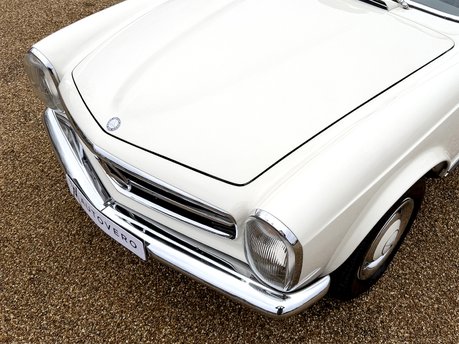 Mercedes-Benz SL Series 230SL Pagoda 22