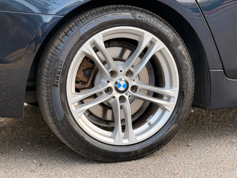 BMW 5 Series 2.0 520d M Sport Touring Auto Euro 6 (s/s) 5dr 33