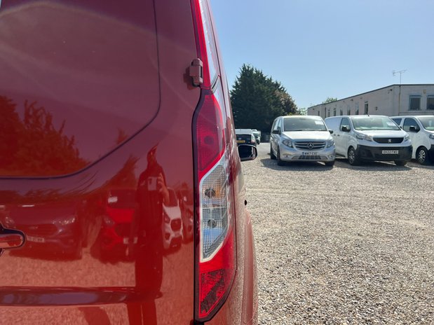 Ford Transit Connect AUTO SWB L1H1 Low Roof Sport 250 Air Con Alloys Sensors Cam EURO 6 NO VAT 23
