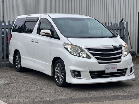 Toyota Alphard GOLDEN EYES II V6