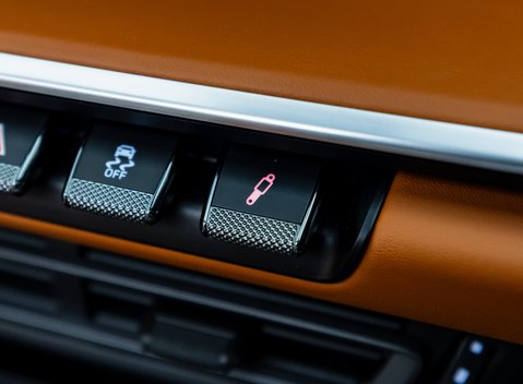 Porsche 911 Targa 4S (992) 28