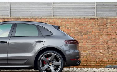 Porsche Macan Turbo 30
