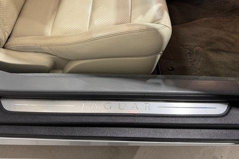 Jaguar XK 4.2 V8 Convertible 21