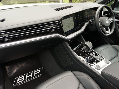 Volkswagen Touareg 3.0 TSI V6 Black Edition Tiptronic 4Motion Euro 6 (s/s) 5dr 18