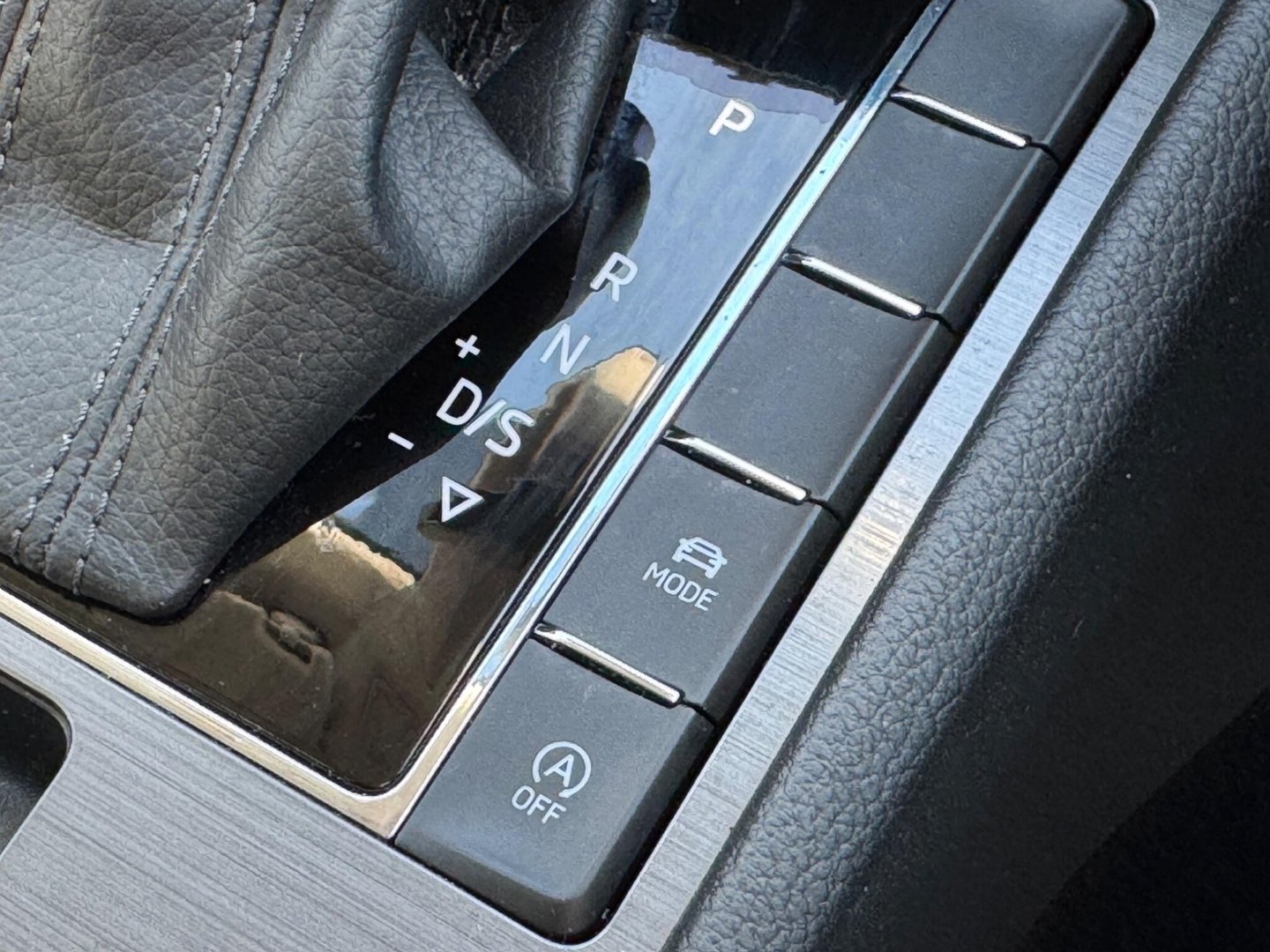 2020 Skoda Superb — image 30