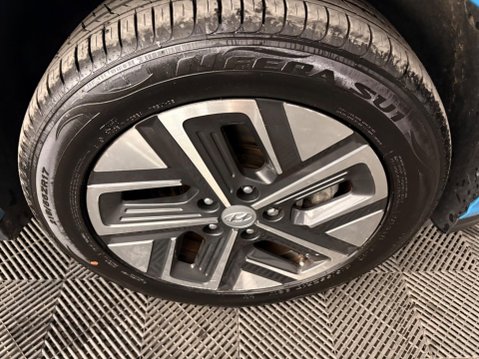 Hyundai KONA 39kWh Premium Auto 5dr (10.5kW Charger) 36