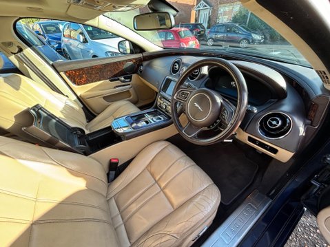 Jaguar XJ 3.0d V6 Premium Luxury Auto Euro 5 4dr 10