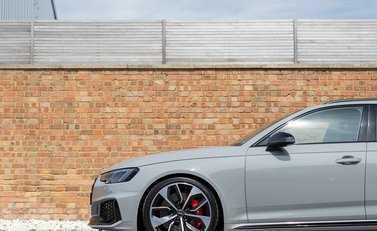 Audi RS4 Avant 27