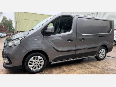 Renault Trafic 1.6 dCi ENERGY 27 Sport Nav Panel Van 5dr Diesel Manual SWB Standard Roof E 23