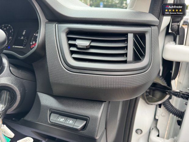 Renault Trafic LWB L2H1 Low Roof Advance LL30 Air Con Sensors EURO 6 21