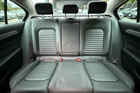Volkswagen Passat GTE DSG - VAT Q - 1 OWNER - PLUG IN HYBRID - 3 IN STOCK 16