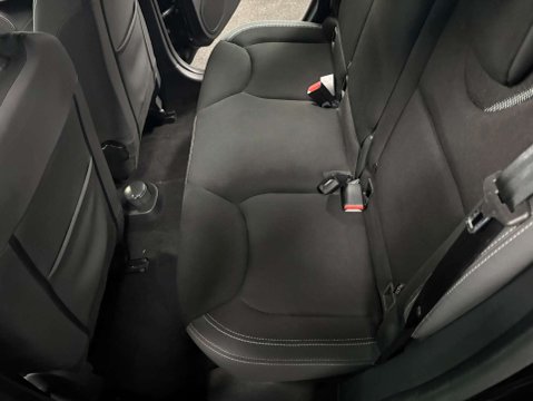 Renault Clio ICONIC TCE 34