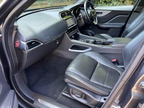 Jaguar F-Pace 2.0 D180 R-Sport Auto AWD Euro 6 (s/s) 5dr 32