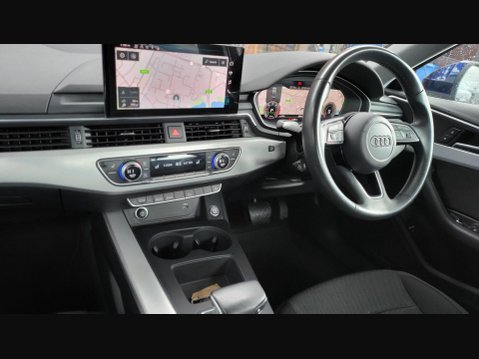 Audi A4 TDI TECHNIK MHEV 13