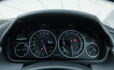 Aston Martin DBS V12 19