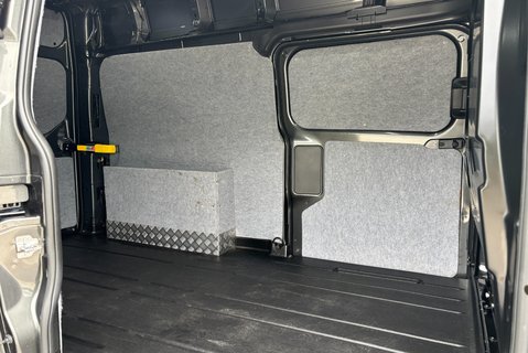 Ford Transit Custom 300 L2 H2 Limited 130 ps Panel Van 9