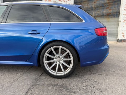 Audi RS4 4.2 FSI V8 Estate 5dr Petrol S Tronic quattro Euro 5 (450 ps) 12