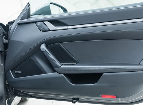 Porsche 911 Carrera 4S 24