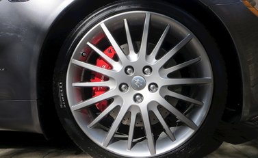 Maserati Quattroporte GTS 9