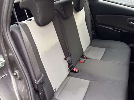 Toyota Yaris 1.5 VVT-h Icon Tech Hatchback 5dr Petrol Hybrid E-CVT Euro 6 (s/s) (100 ps) 24