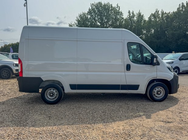Vauxhall Movano MWB L2H2 Medium Roof Prime Air Con Ply Lined Sensors EURO 6 5