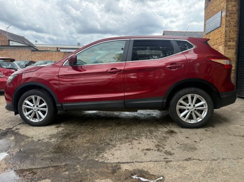 Nissan Qashqai 1.2 DIG-T Acenta Premium SUV 5dr Petrol Manual 2WD 2