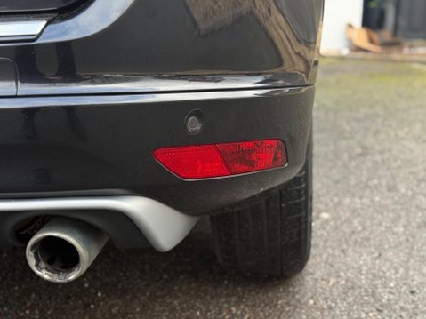 Volvo XC60 2.0 D4 R-Design Lux Nav Euro 6 (s/s) 5dr 35