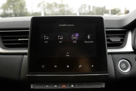 Renault Captur TECHNO E-TECH 27