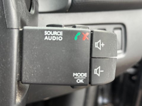 Renault Clio 1.2 16V Dynamique MediaNav Euro 5 5dr 17