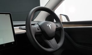 Tesla Model Y RWD Comfort Suspension One Owner Low Mileage Heated Seats & Steering Wheel  22