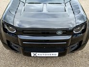 Land Rover Defender V8 25