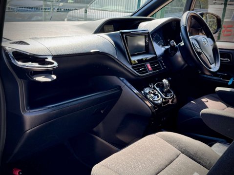 Toyota Voxy Hybrid 7 Seater 40