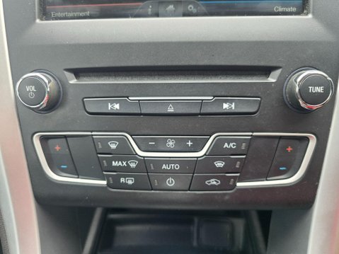 Ford Mondeo 1.5T EcoBoost Zetec Auto Euro 6 (s/s) 5dr 22