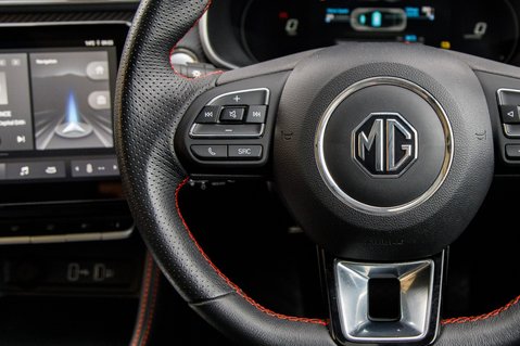 MG ZS TROPHY 19