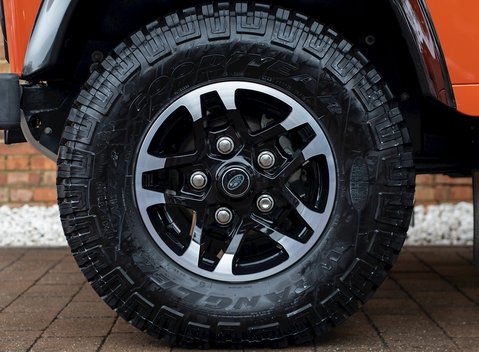 Land Rover Defender 110 Adventure Edition 10
