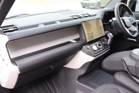Land Rover Defender 90 2026 Brand NEW  HARD TOP STYLED BY SEEKER AIR SUSPENSION AND JUMP SEAT  19