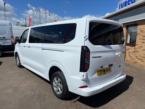 Ford Transit Custom TRANSIT CUSTOM 320 L2 DIESEL FWD 2.0 Eco Blue 136ps H1 Kombi Limited 9-Seat 2
