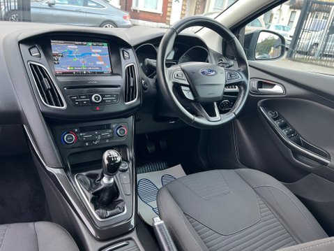 Ford Focus 1.0T EcoBoost Titanium Euro 6 (s/s) 5dr 23