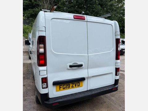 Renault Trafic 1.6 dCi ENERGY 27 Sport Nav Panel Van 5dr Diesel Manual SWB Standard Roof E 14