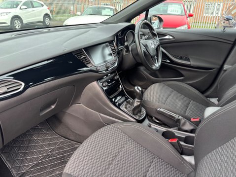 Vauxhall Astra SRI NAV 25